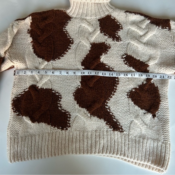 Patchy Braided Cable-Knit Turtleneck Sweater - Picture 6 of 9